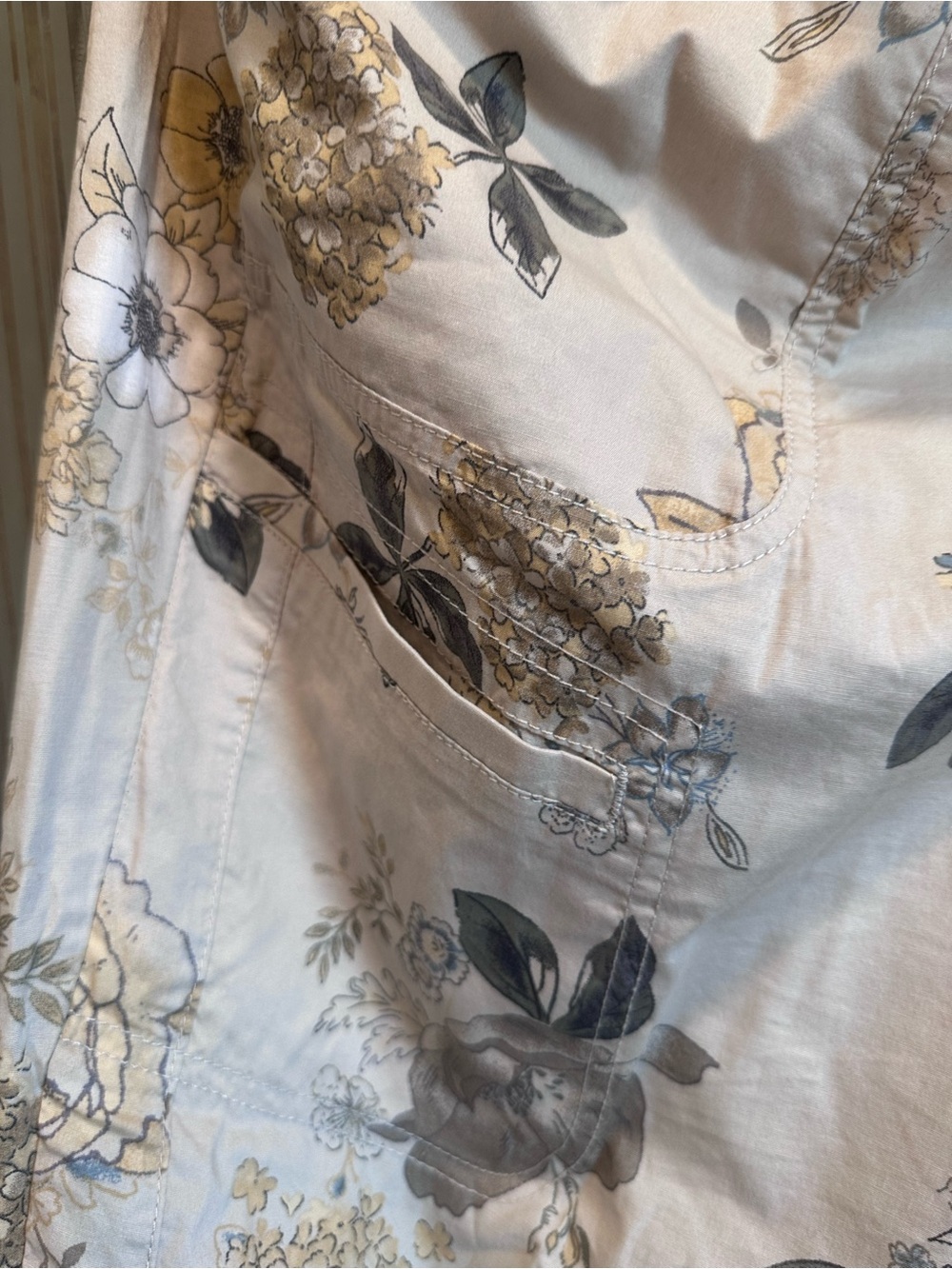 Democracy Cream Floral Cargo Pants - Picture 4 of 7
